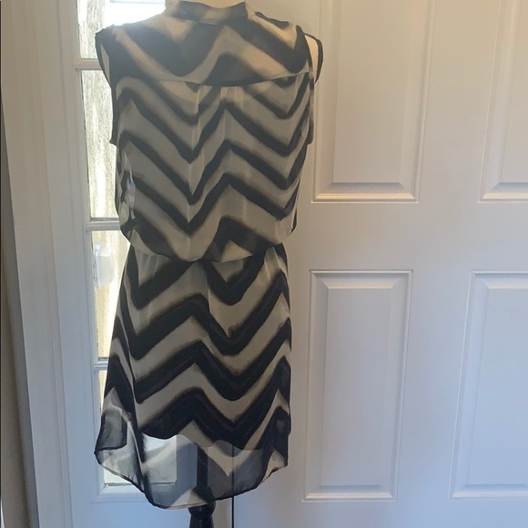 EUC Aqua Chevron Print Dress - Picture 4 of 6